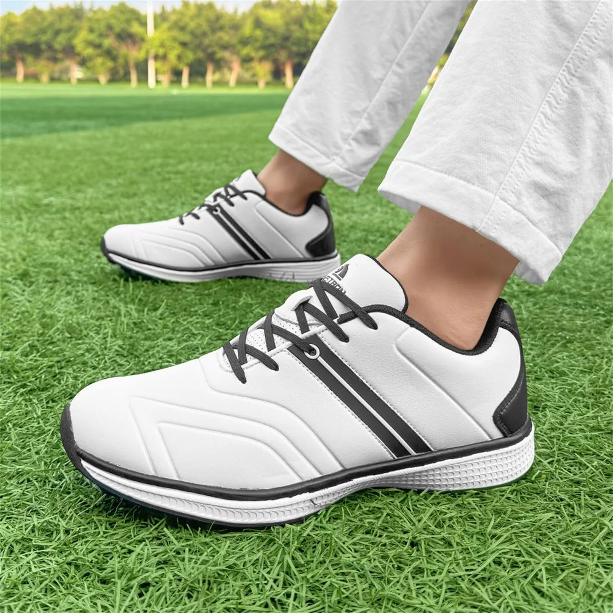 Waterproof Golf Shoes Female Spikeless Golf Sneakers Lightweight Anti Slip Walking Footwears